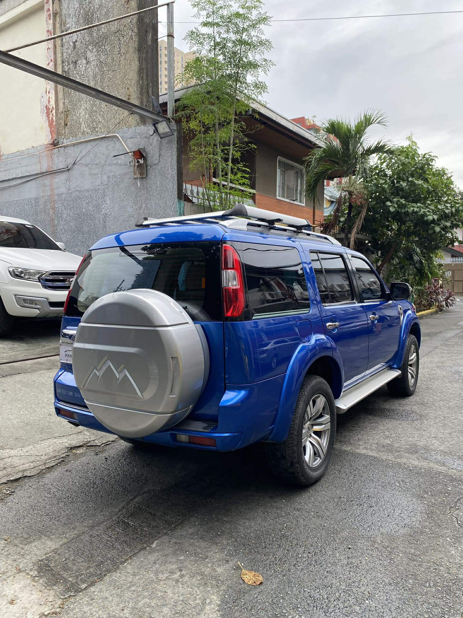 2011 FORD EVEREST 2.5L DSL 4X2 AUTOMATIC TRANSMISSION - Image 6