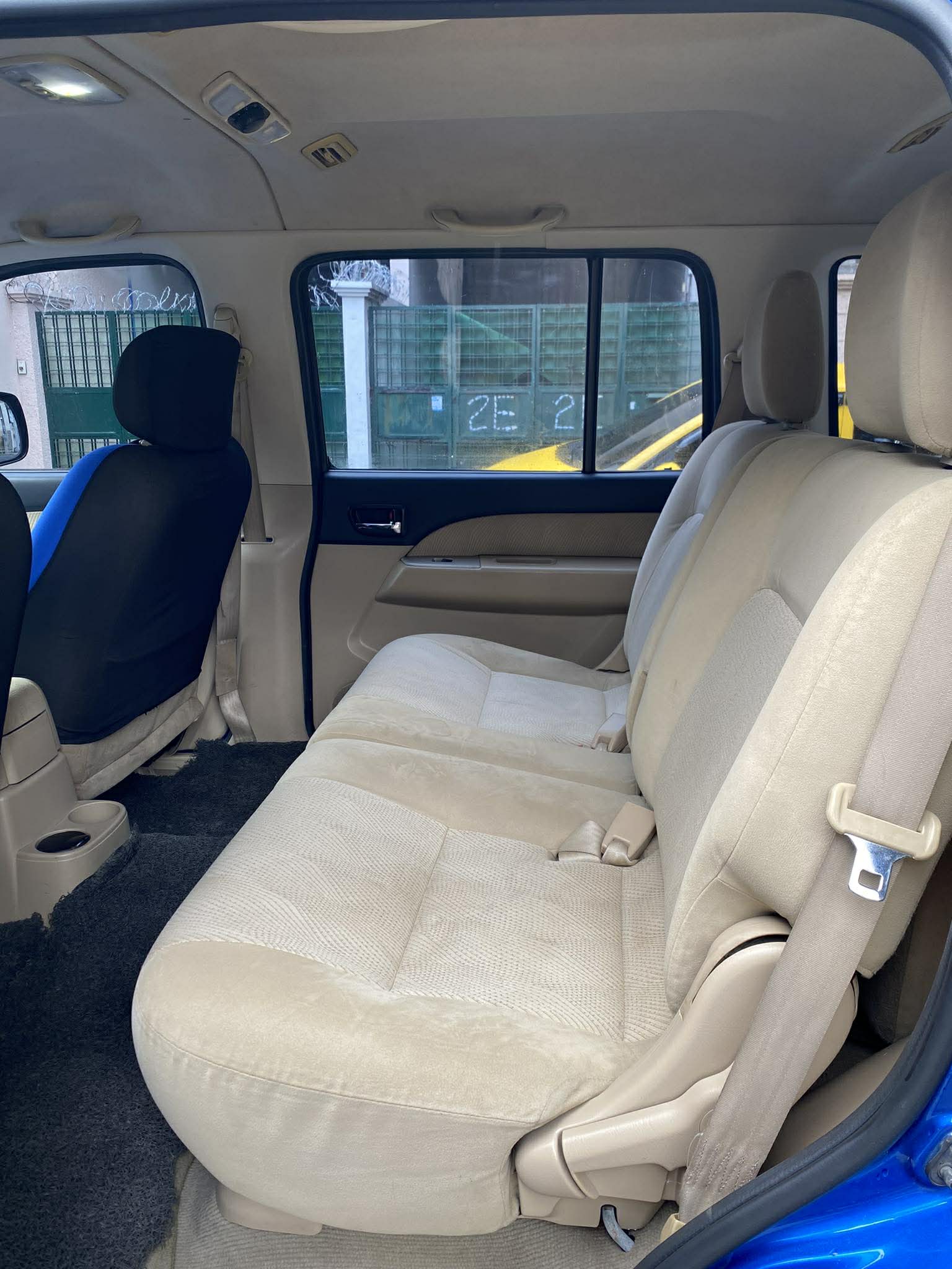 2011 FORD EVEREST 2.5L DSL 4X2 AUTOMATIC TRANSMISSION - Image 9