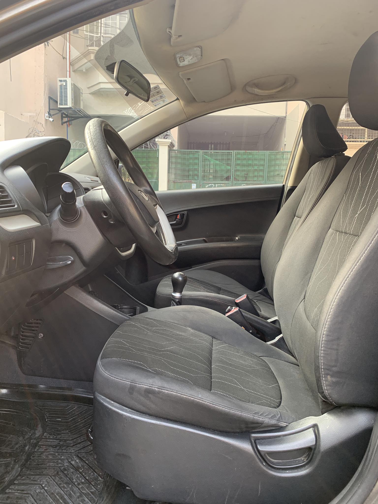 2011 KIA	PICANTO 1.0L GAS EX MANUAL TRANSMISSION - Image 5