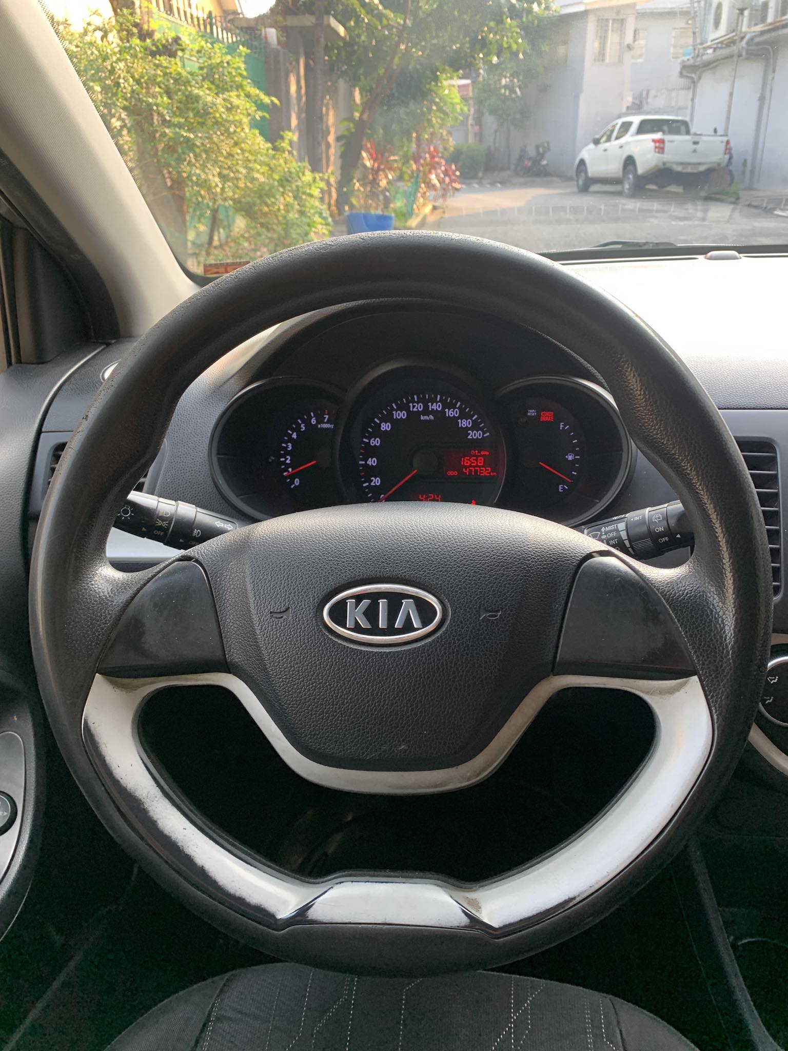 2011 KIA	PICANTO 1.0L GAS EX MANUAL TRANSMISSION - Image 8