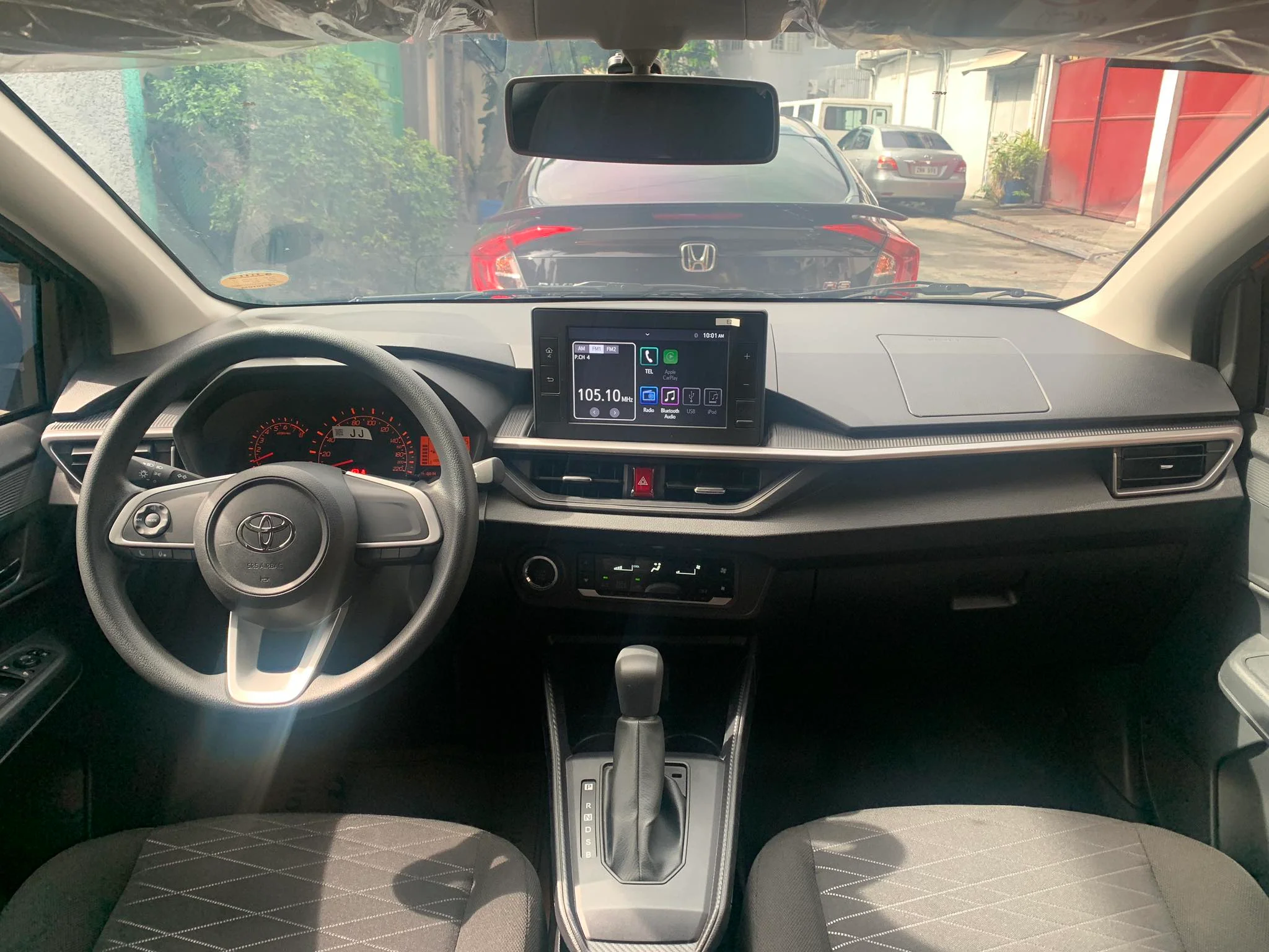 2025 TOYOTA WIGO 1.0L G GAS AUTOMATIC TRANSMISSION - Image 10