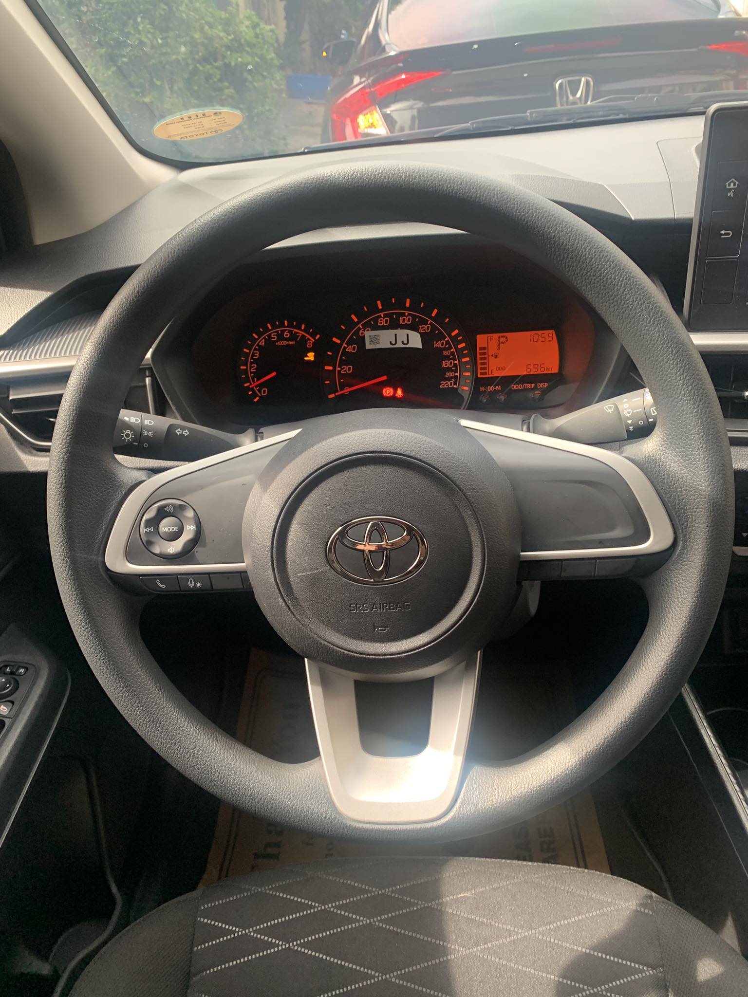 2025 TOYOTA WIGO 1.0L G GAS AUTOMATIC TRANSMISSION - Image 11